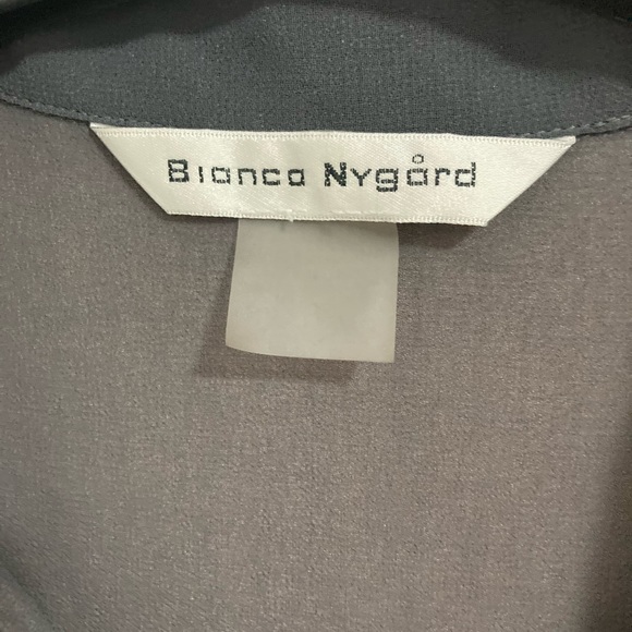 Blush and Charcoal Blouse - Picture 3 of 4